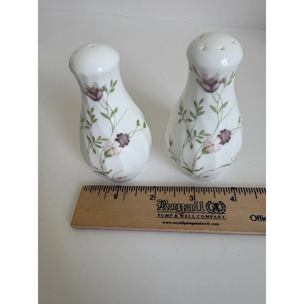 Wedgwood meadow sweet
